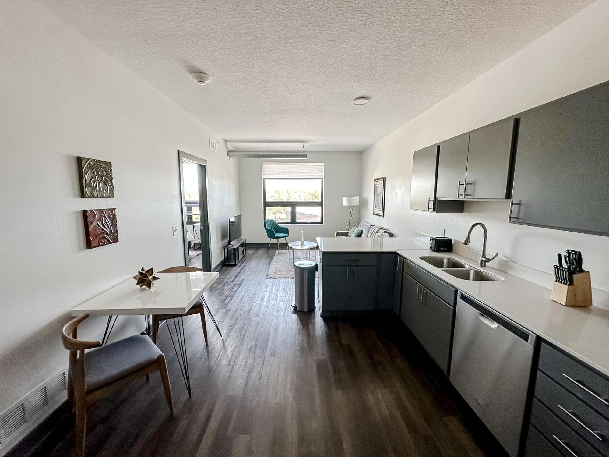 Sleepover 1Bd 1Ba Des Moines Apartments Экстерьер фото